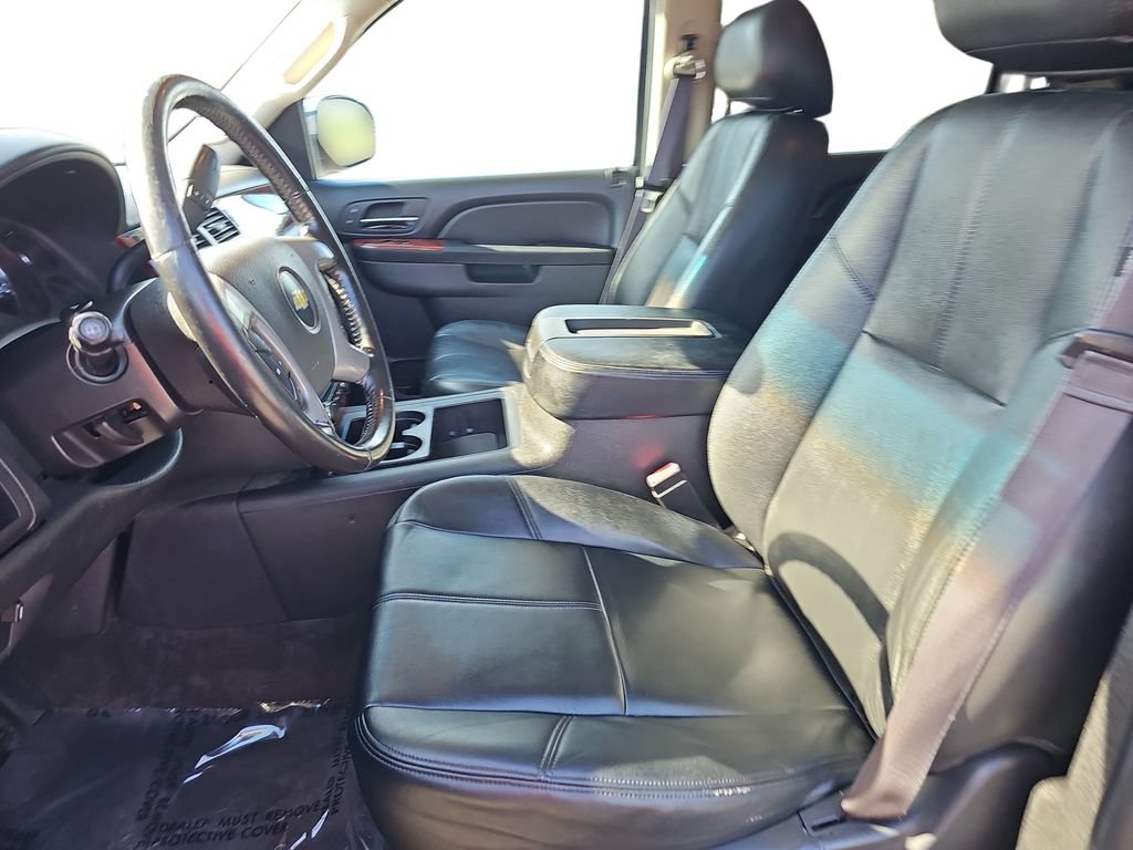 Used 2013 Chevrolet Suburban LT w/ Texas Edition RWD image 15