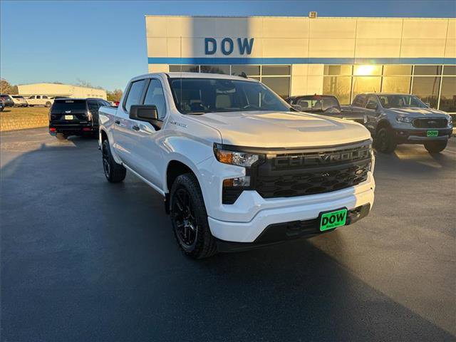 Used 2024 Chevrolet Silverado 1500 Custom image 3