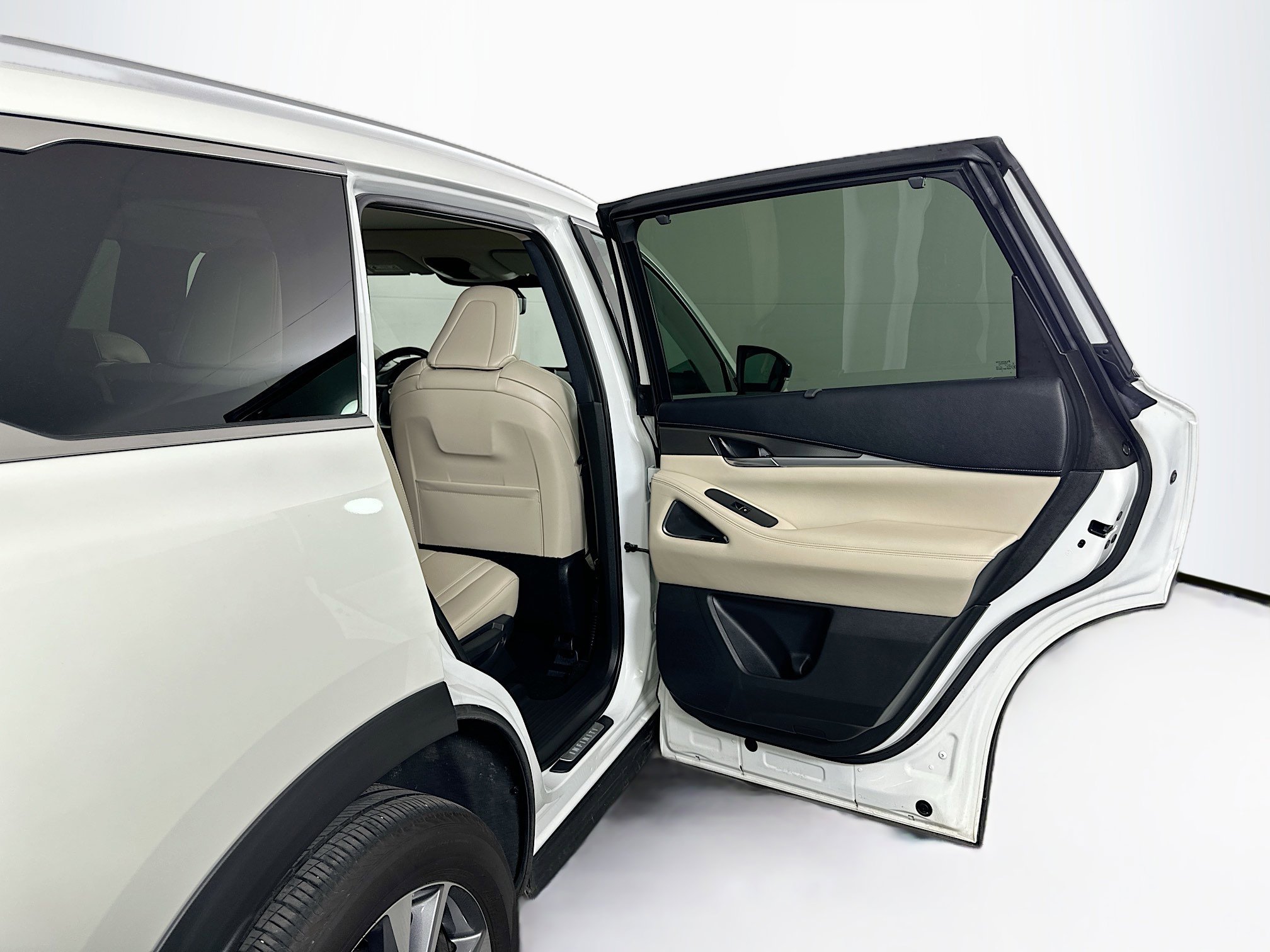 Used 2023 INFINITI QX60 Luxe w/ Vision Package AWD/4WD image 33