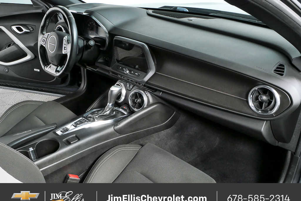 Used 2019 Chevrolet Camaro LT w/ Technology Package image 17