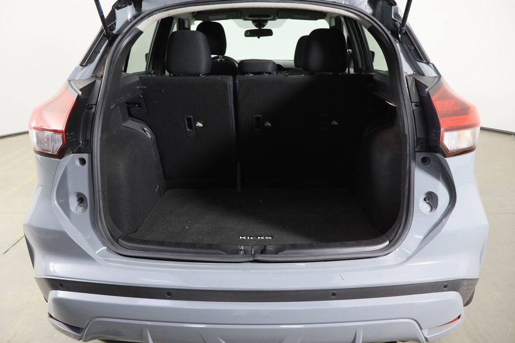 Used 2022 Nissan Kicks SR image 18