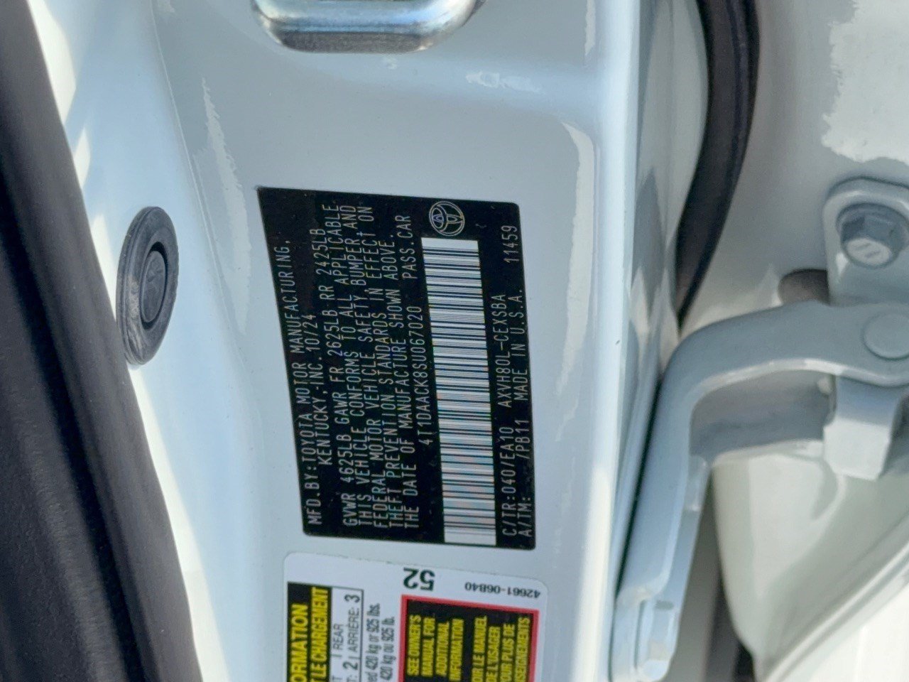 Used 2025 Toyota Camry SE w/ Convenience Package FWD image 32
