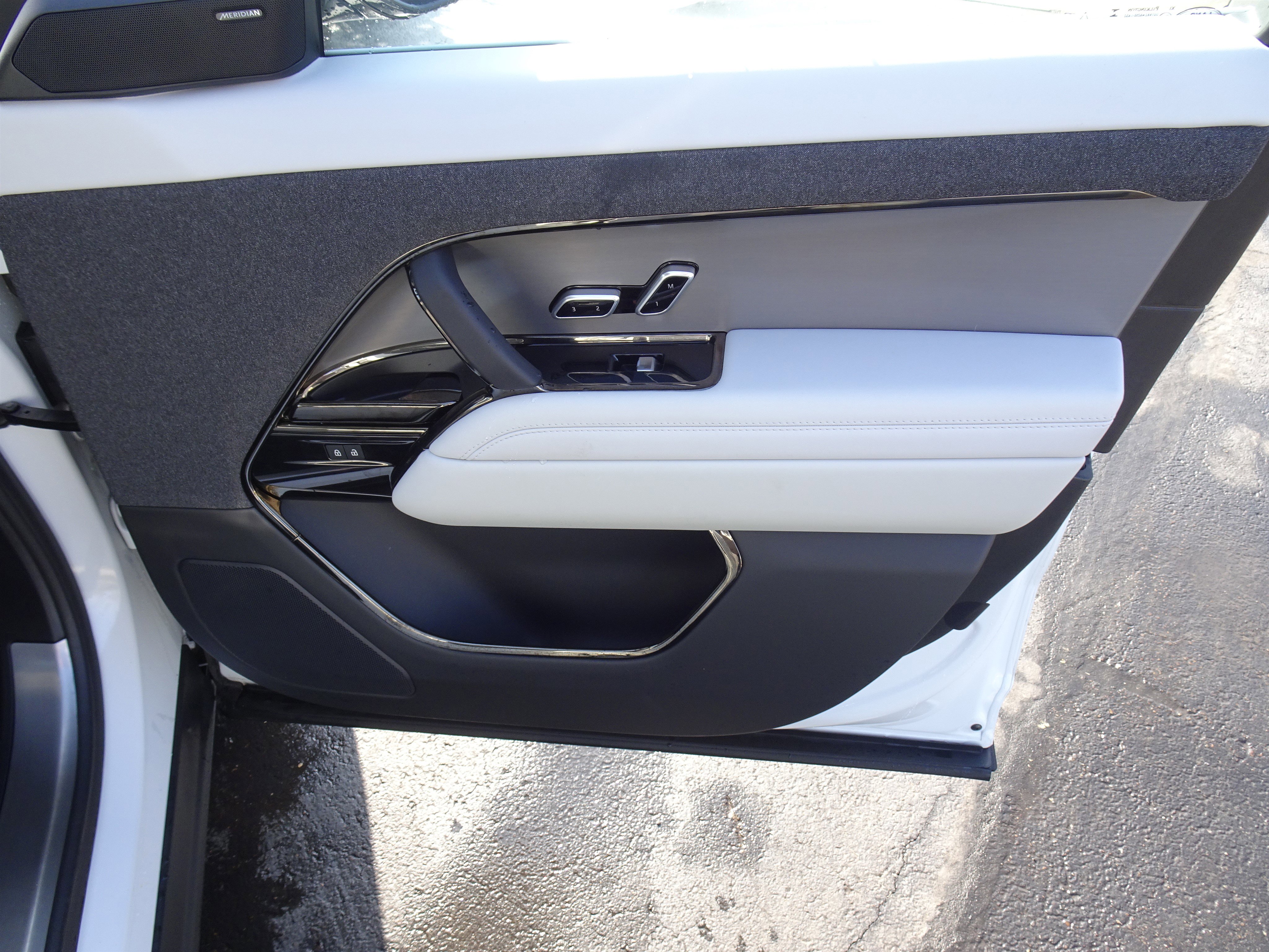 Certified 2023 Land Rover Range Rover Sport SE image 24