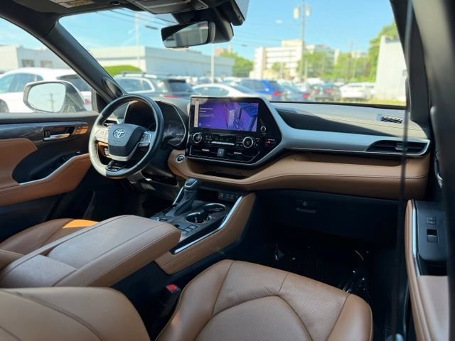 Used 2023 Toyota Highlander Platinum AWD/4WD image 19
