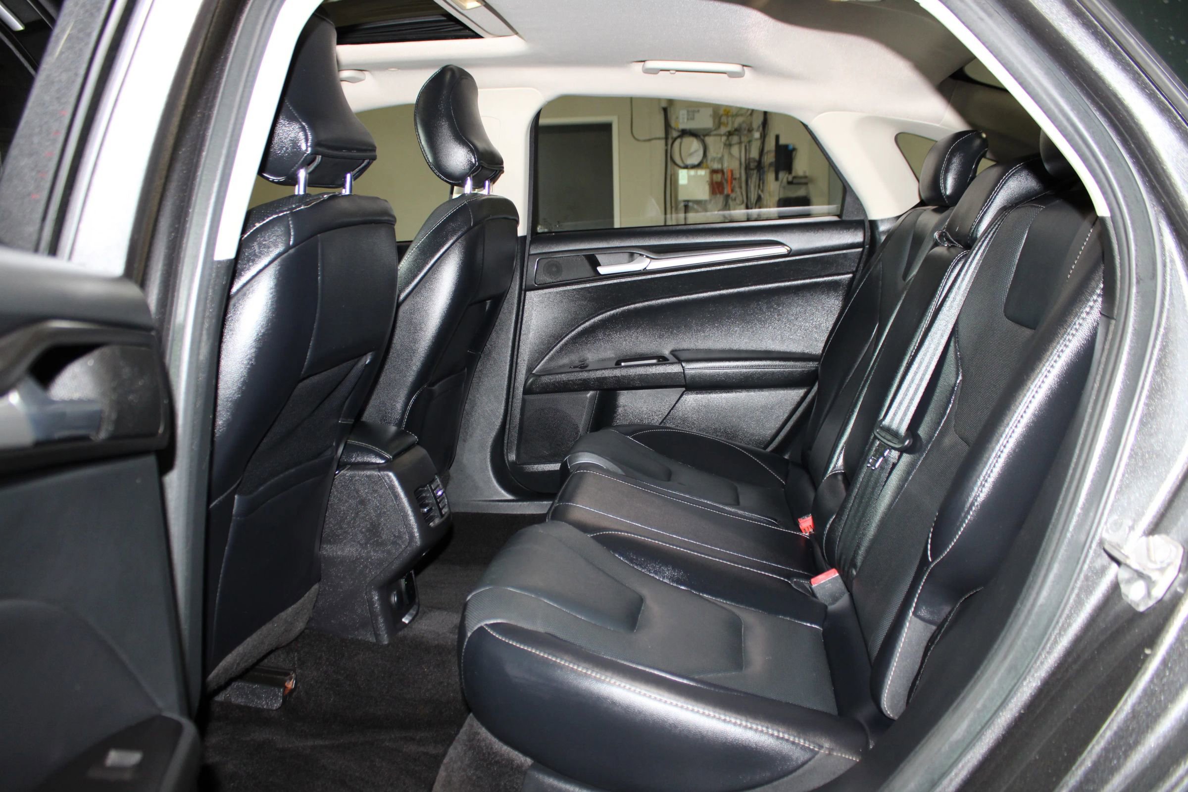 Used 2017 Ford Fusion Energi Titanium FWD image 35