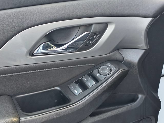 Used 2023 Chevrolet Traverse LT FWD image 11