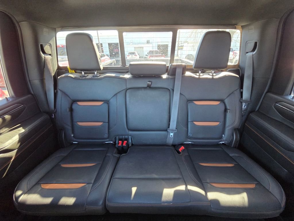 Used 2024 GMC Sierra 2500 AT4 w/ Technology Package AWD/4WD image 28
