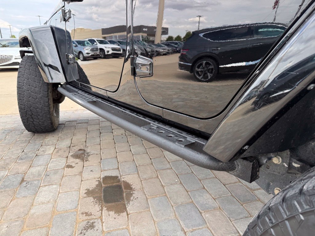 Used 2015 Jeep Wrangler Unlimited Rubicon w/ Connectivity Group AWD/4WD image 9