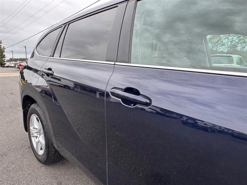 Used 2024 Toyota Highlander LE image 21