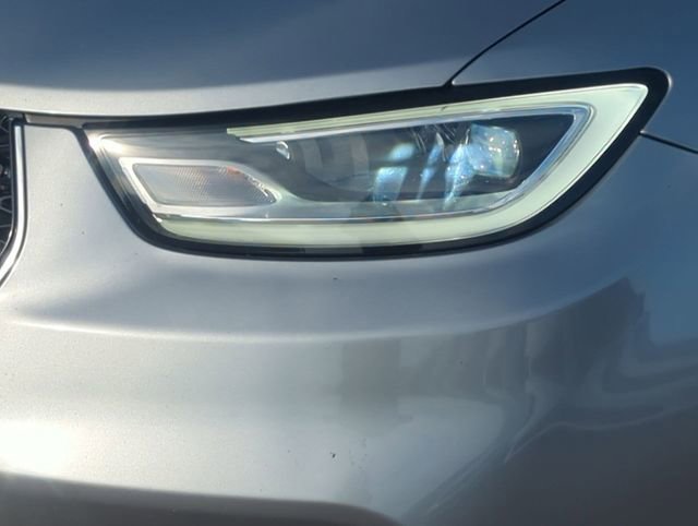 Used 2021 Chrysler Pacifica Touring-L w/ Uconnect Theater Family Group AWD/4WD image 9