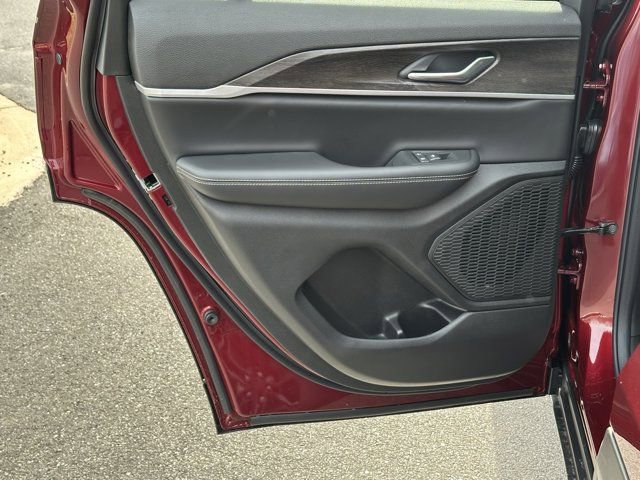 New 2025 Jeep Grand Cherokee Limited w/ Trailer Tow Package image 24