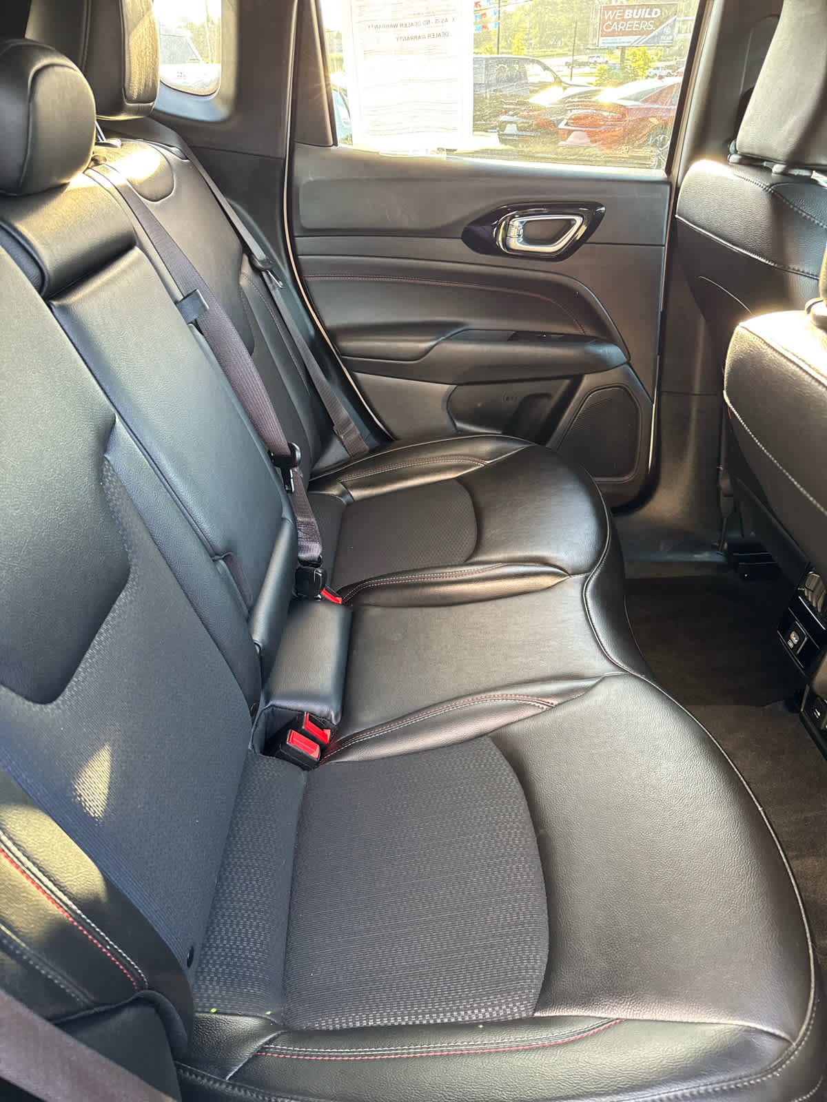 Used 2023 Jeep Compass Trailhawk image 15