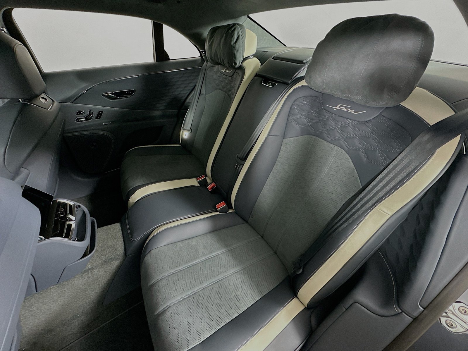 New 2026 Bentley Flying Spur Plug-In Hybrid AWD/4WD image 39