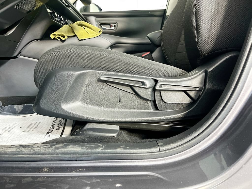 Used 2025 Honda HR-V LX image 26