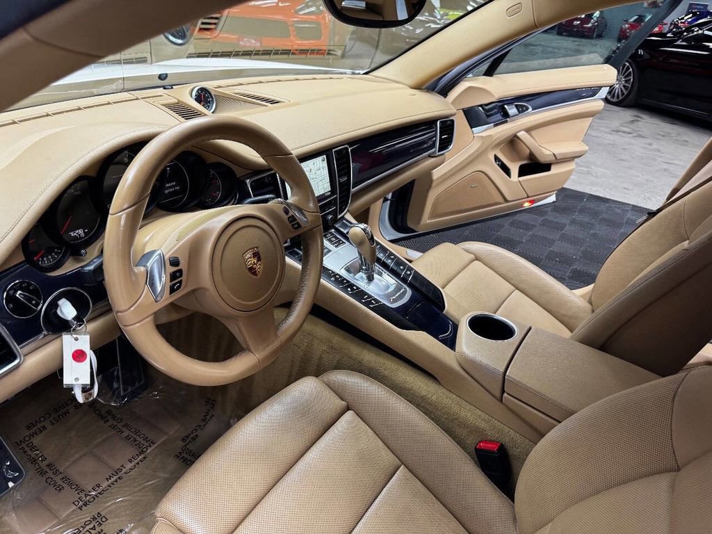 Used 2015 Porsche Panamera 4 AWD/4WD image 32