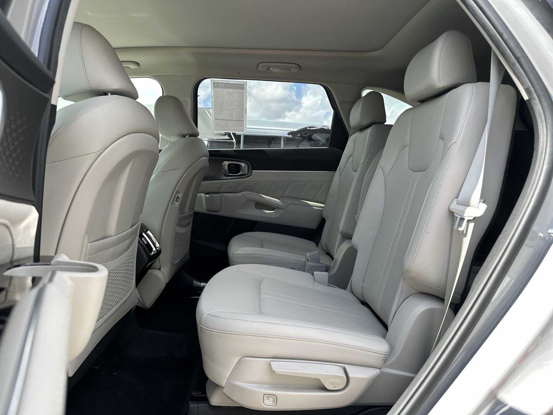 Certified 2023 Kia Sorento SX FWD image 16
