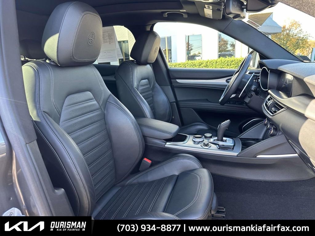 Used 2022 Alfa Romeo Stelvio Veloce image 17