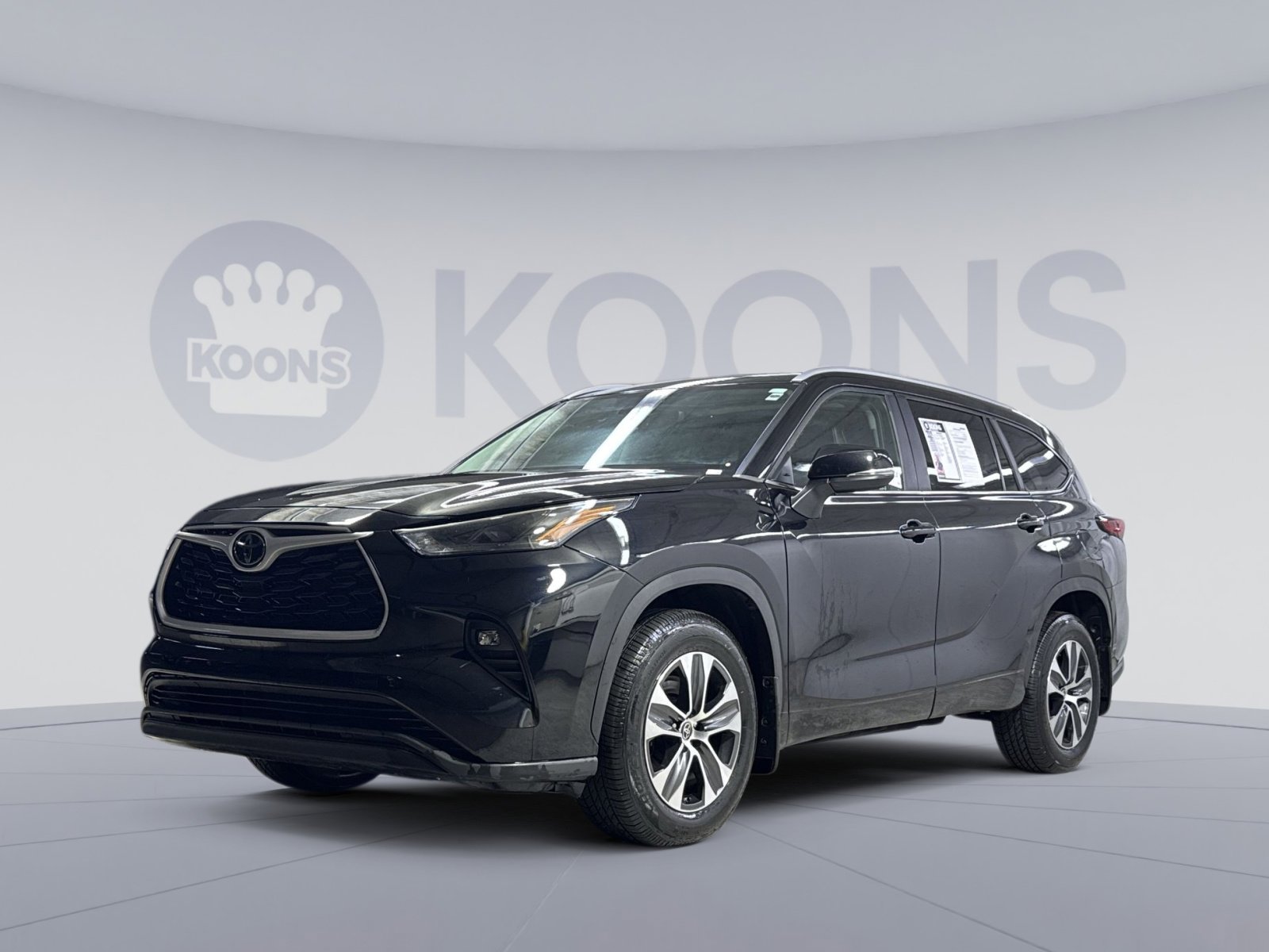Used 2023 Toyota Highlander XLE