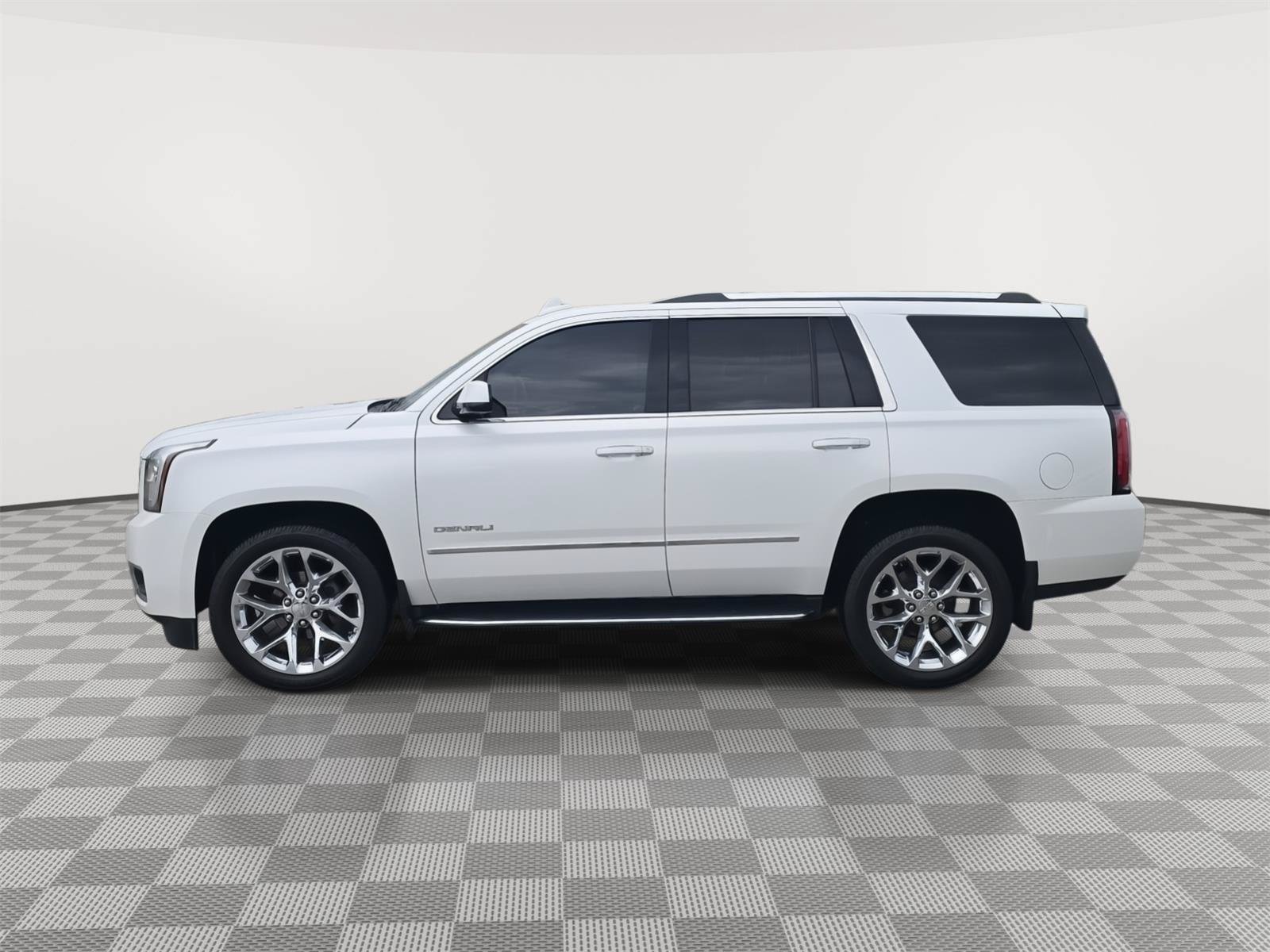 Used 2017 GMC Yukon Denali w/ Open Road Package AWD/4WD image 7