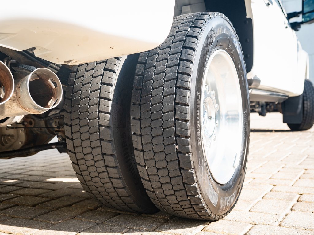 Used 2024 Ford F450 Limited w/ FX4 Off-Road Package image 46