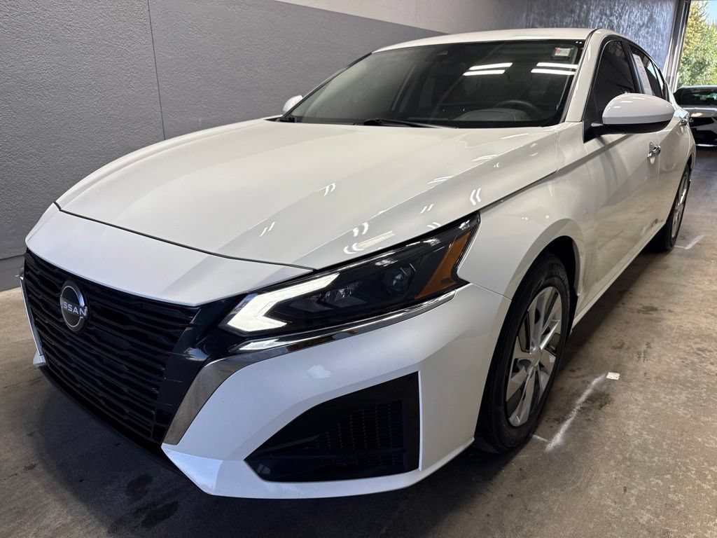 Used 2023 Nissan Altima 2.5 S FWD image 3