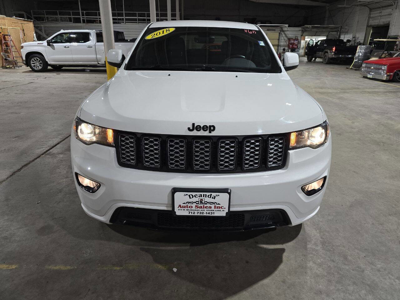 Used 2018 Jeep Grand Cherokee Altitude image 21