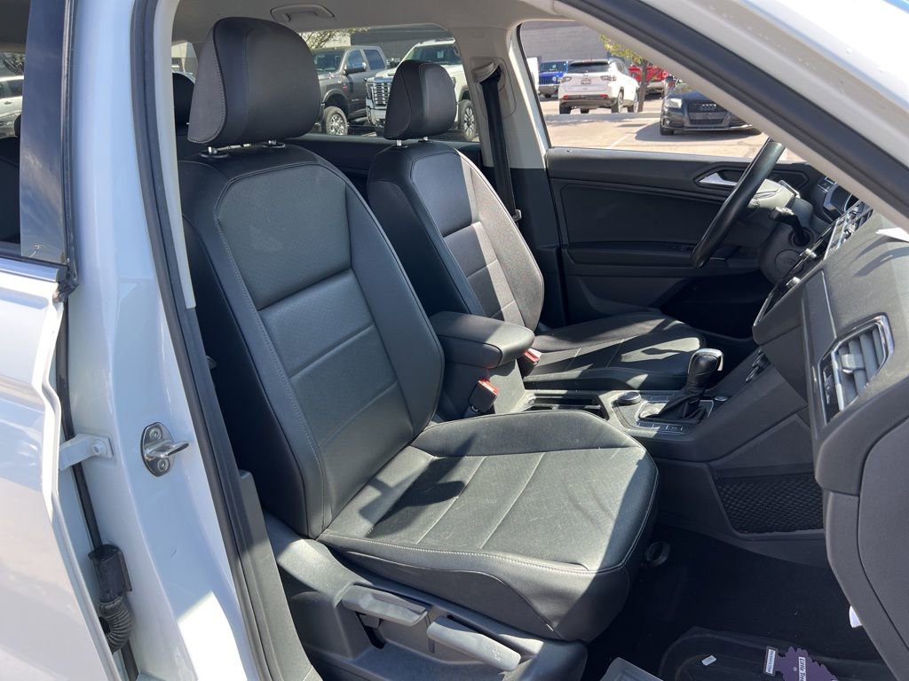 Used 2020 Volkswagen Tiguan SE image 20