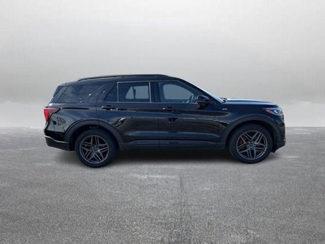 Used 2025 Ford Explorer ST-Line w/ ST-Line Street Pack AWD/4WD image 6