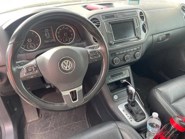 Used 2017 Volkswagen Tiguan SEL FWD image 37