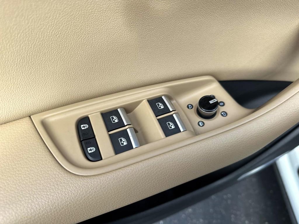 Used 2019 Audi Q8 Premium Plus w/ Premium Plus image 13