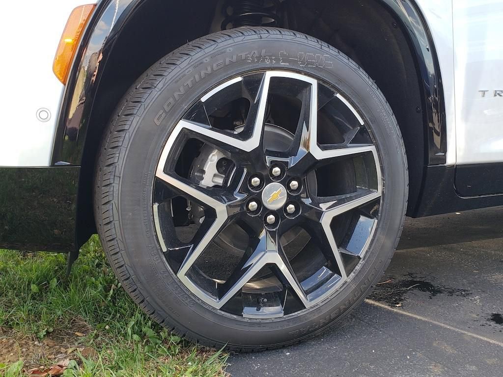 New 2026 Chevrolet Traverse High Country w/ LPO, Floor Liner Package image 28