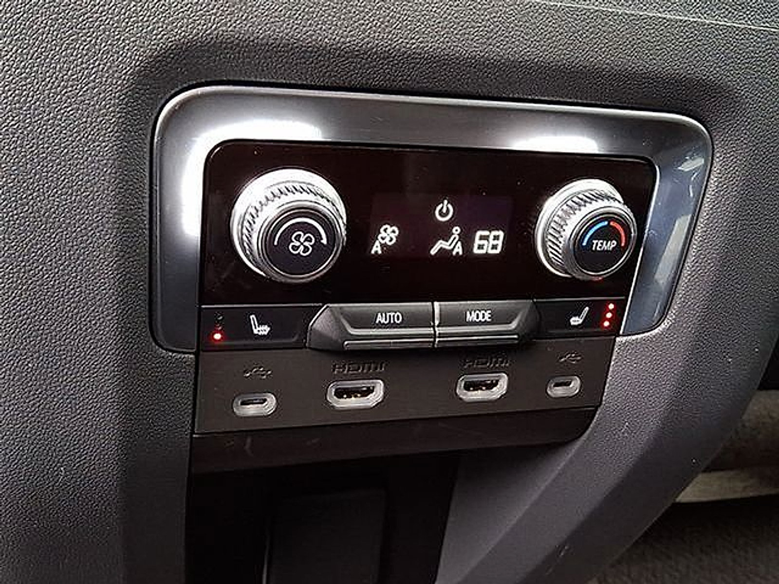 Used 2021 GMC Yukon Denali w/ Denali Ultimate Package AWD/4WD image 19