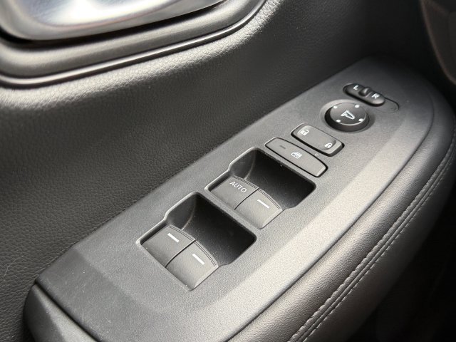 Used 2025 Honda HR-V LX image 26