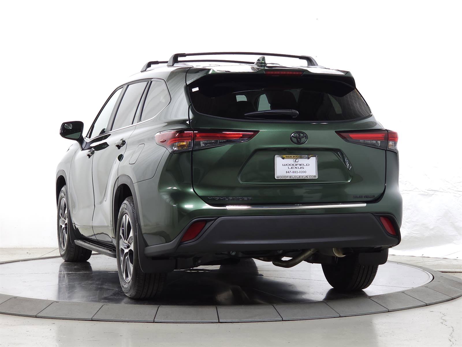 Used 2025 Toyota Highlander XLE AWD/4WD image 6