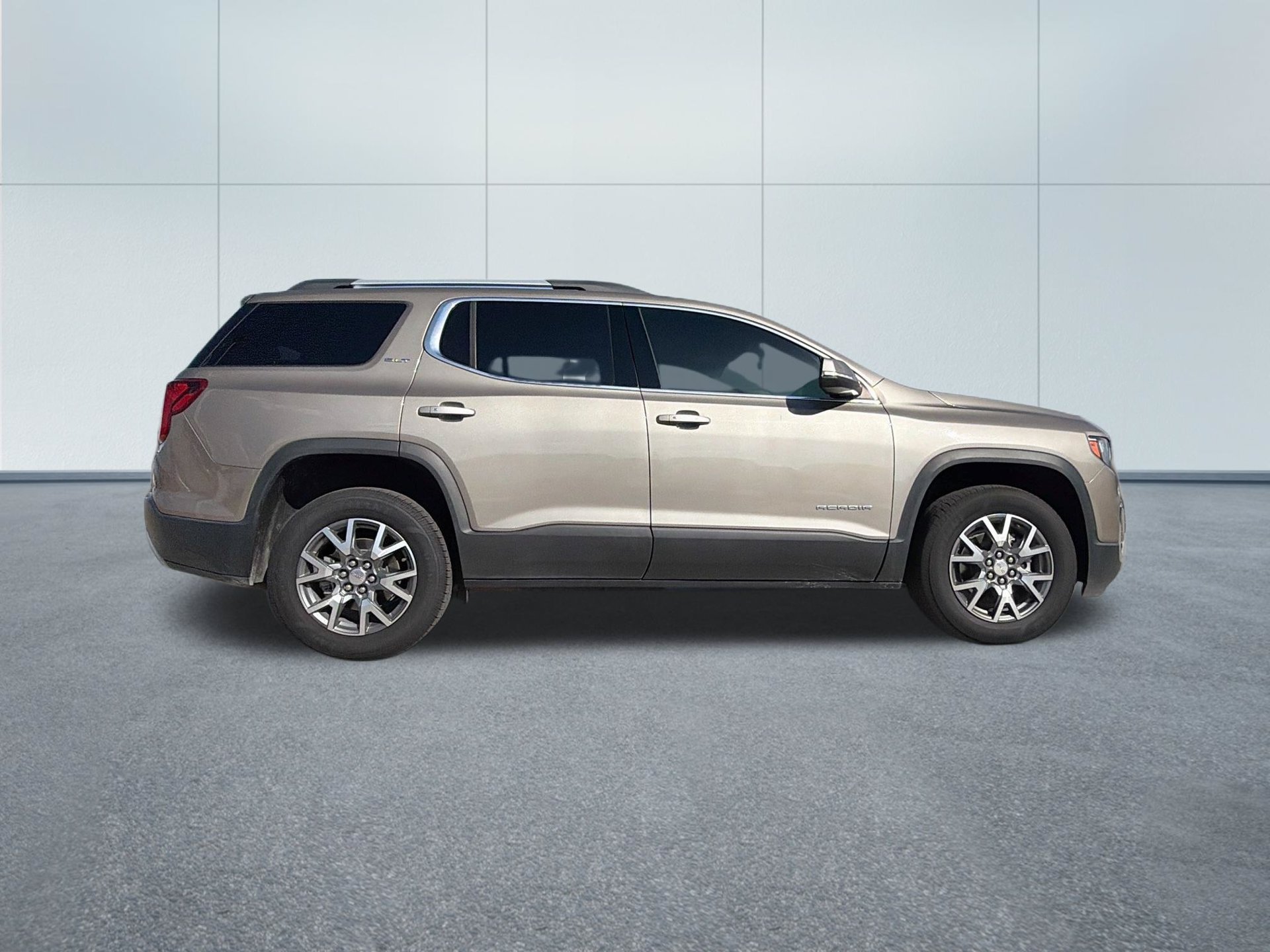 Used 2023 GMC Acadia SLT AWD/4WD image 4