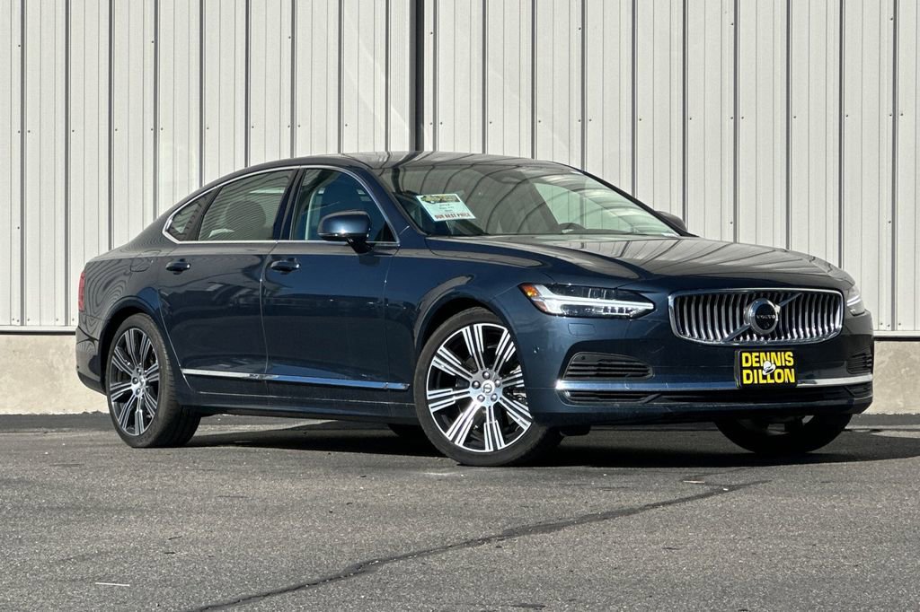Used 2024 Volvo S90 T8 Ultimate image 2
