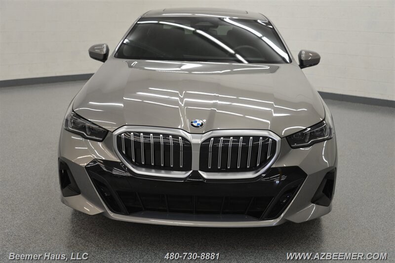 Used 2024 BMW 530i w/ M Sport Package RWD image 4