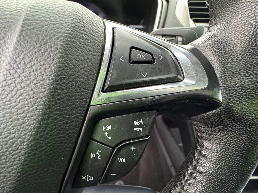 Used 2019 Ford Fusion SEL image 28