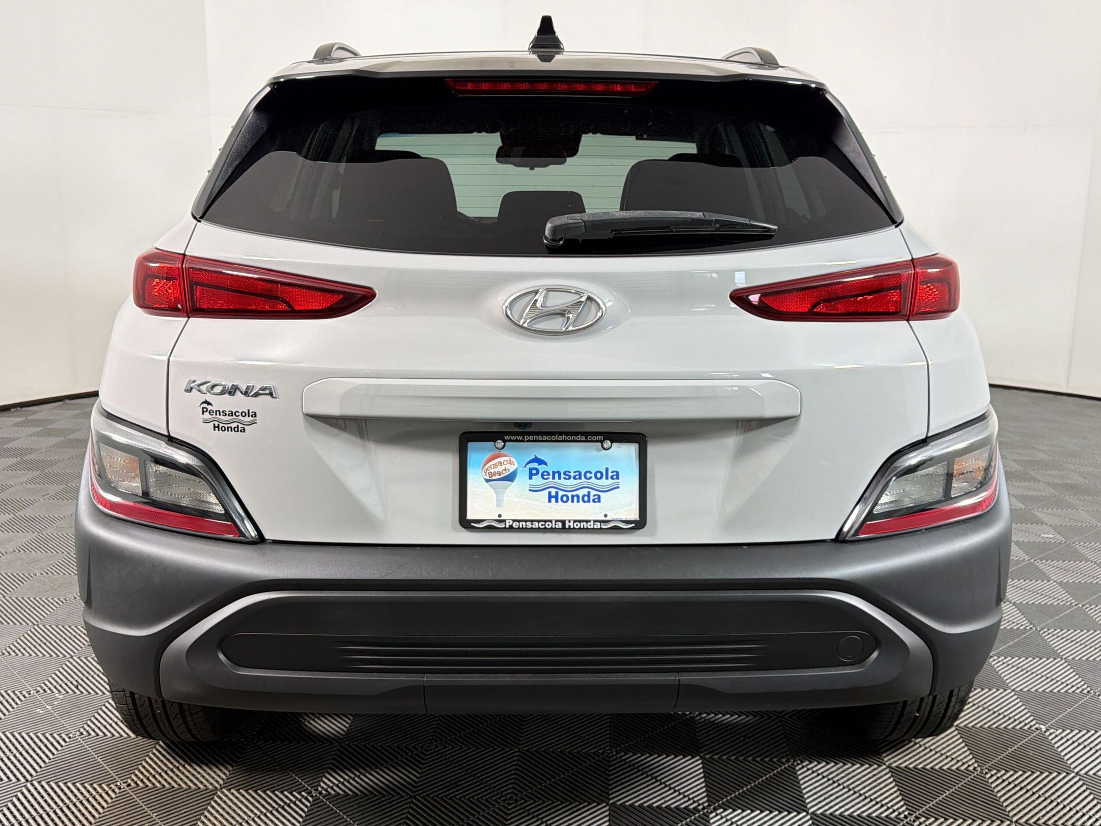 Used 2023 Hyundai Kona SEL w/ Cargo Package image 7