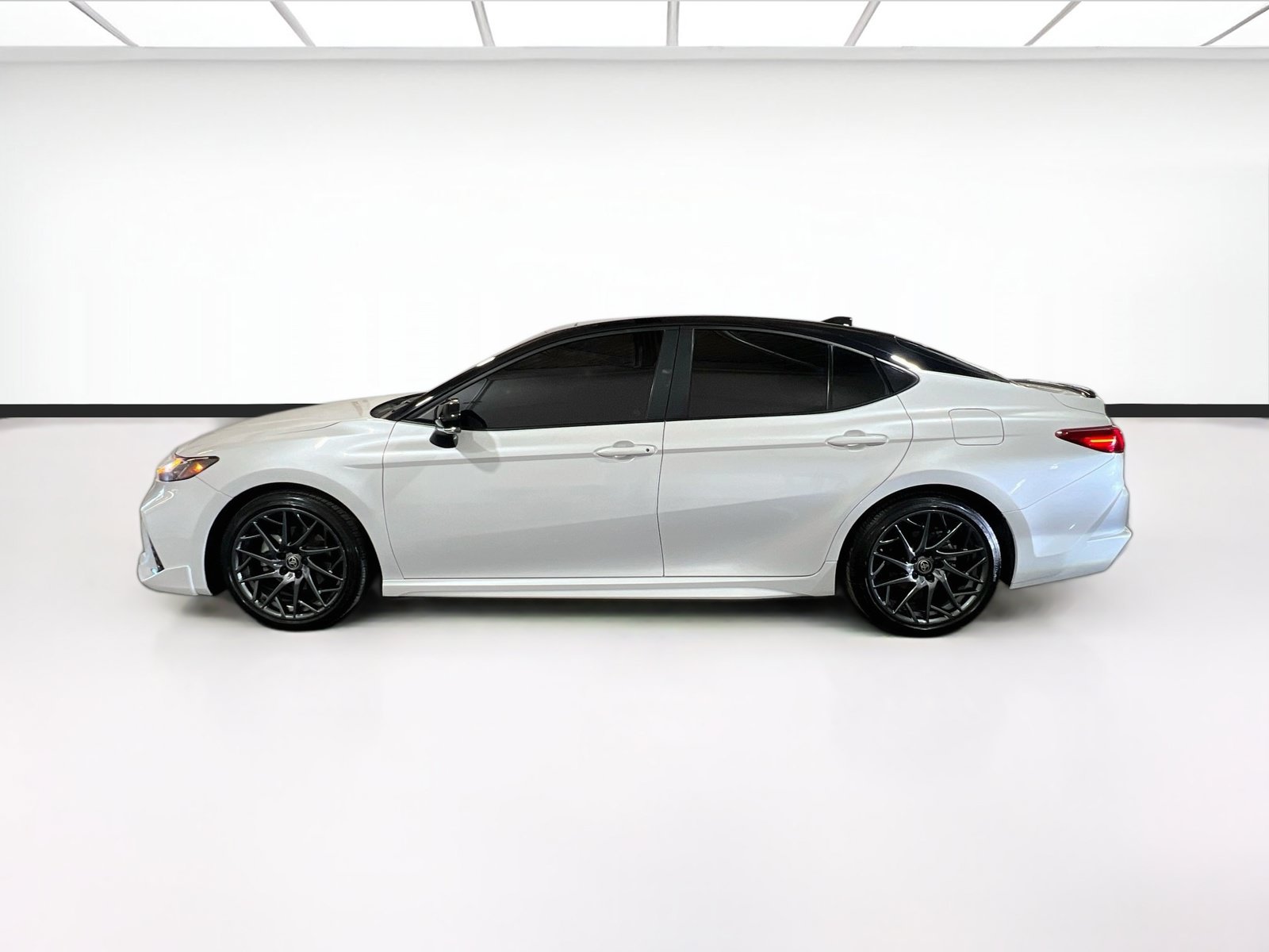 Used 2025 Toyota Camry XSE w/ Premium Package FWD image 23