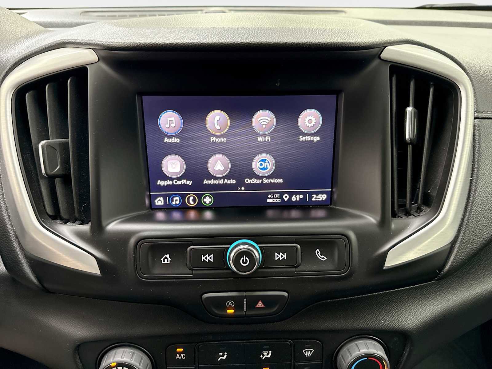 Used 2024 GMC Terrain SLE image 18