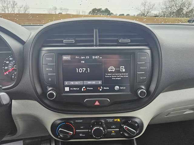 Used 2022 Kia Soul LX image 18