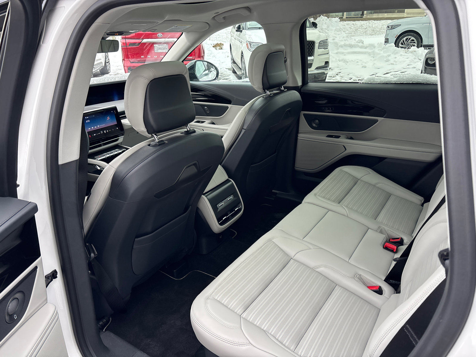 New 2026 Lincoln Nautilus Reserve w/ Jet Appearance Package AWD/4WD image 28