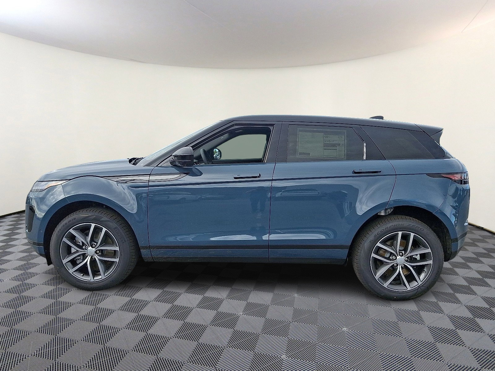 New 2026 Land Rover Range Rover Evoque S image 2