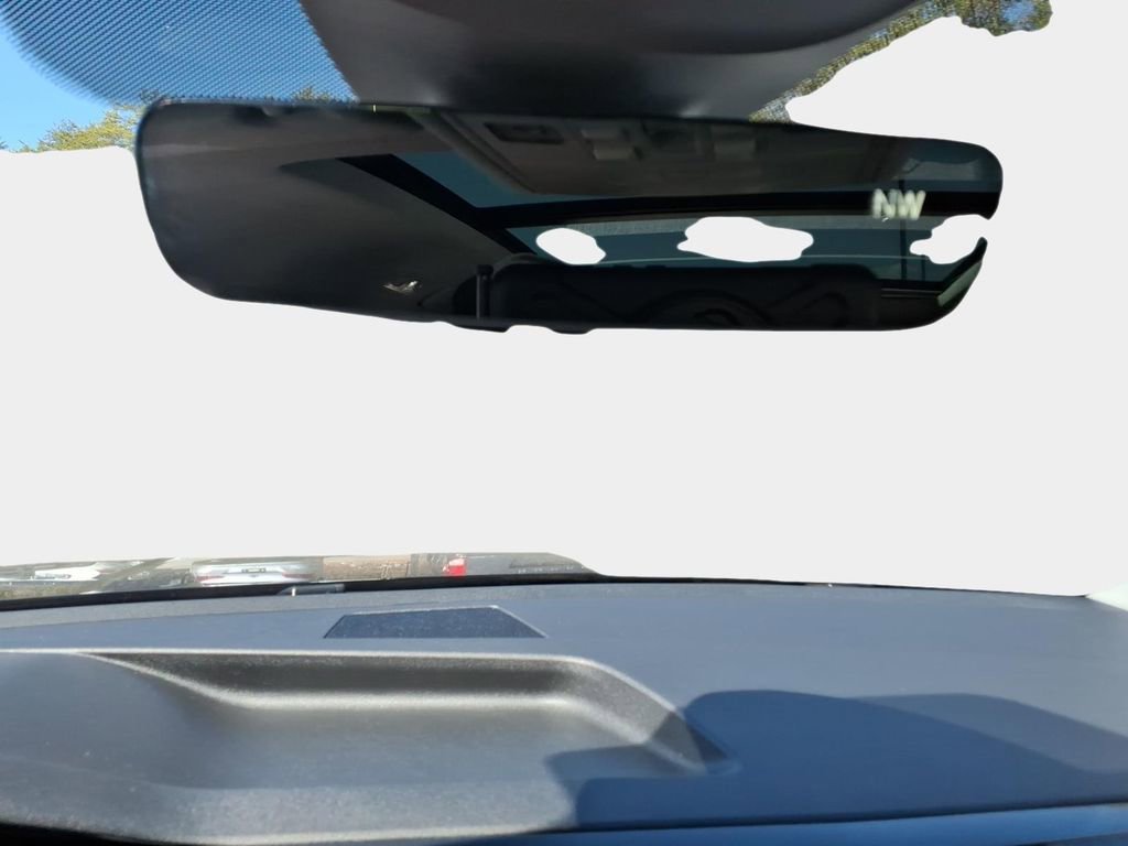 Used 2022 Volkswagen Taos SEL w/ Panoramic Sunroof Package image 22