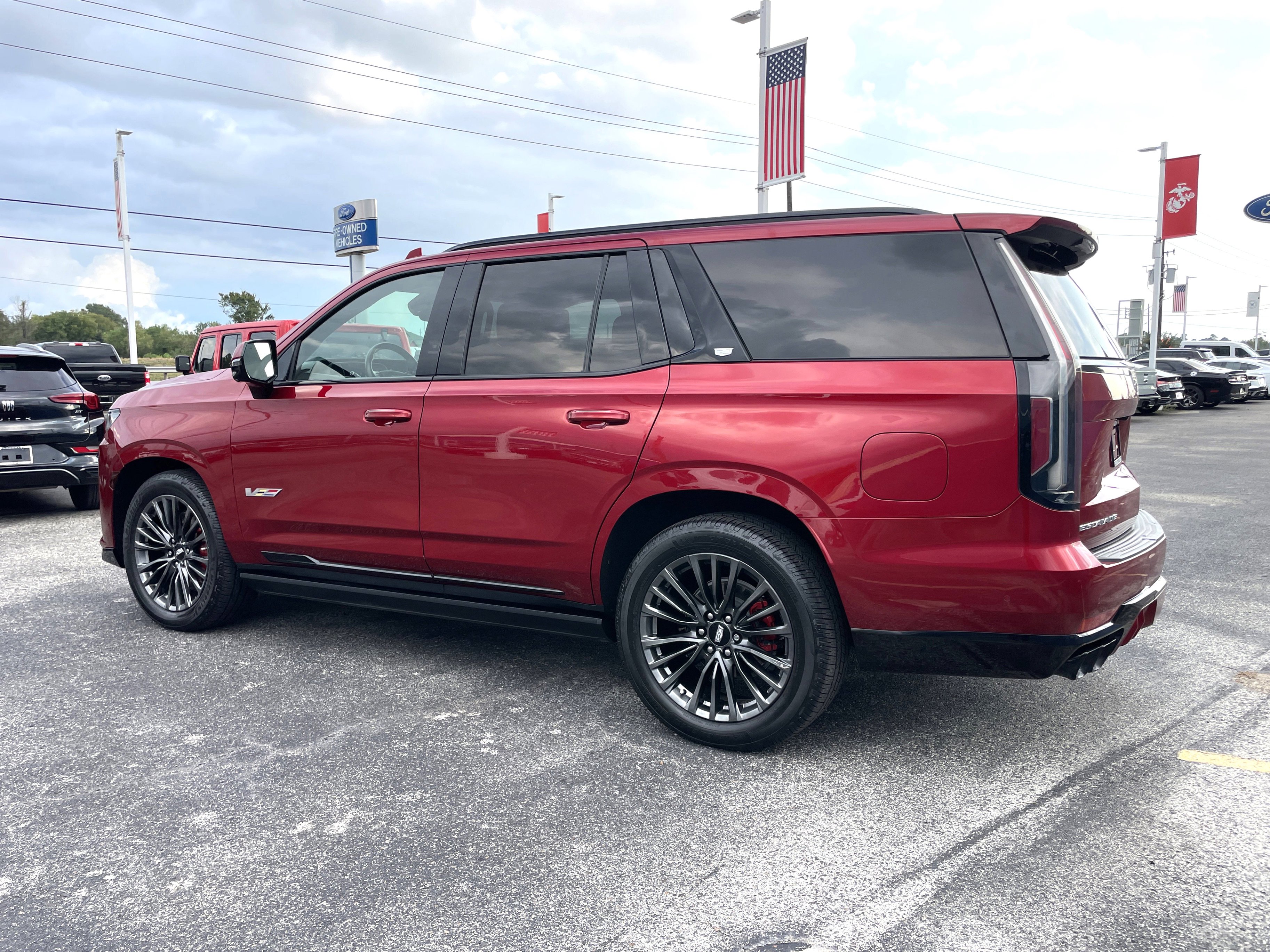 Used 2023 Cadillac Escalade V image 6