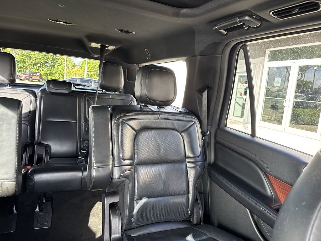 Used 2020 Lincoln Navigator L Reserve w/ Luxury Package AWD/4WD image 19