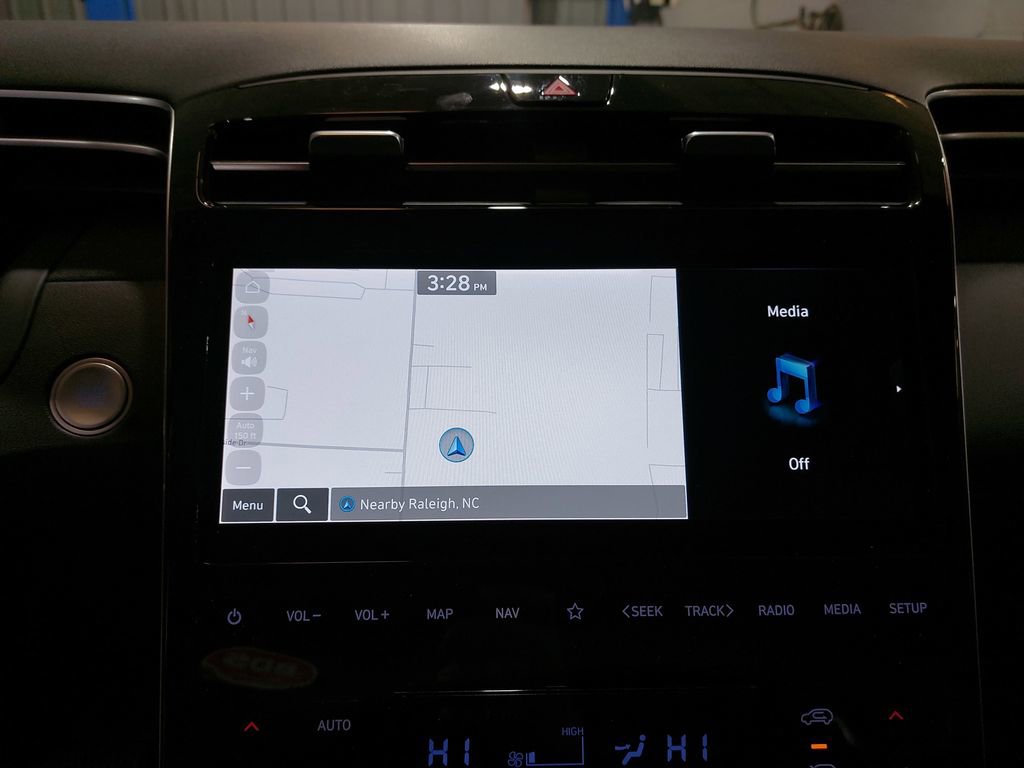 Certified 2024 Hyundai Tucson Limited image 22