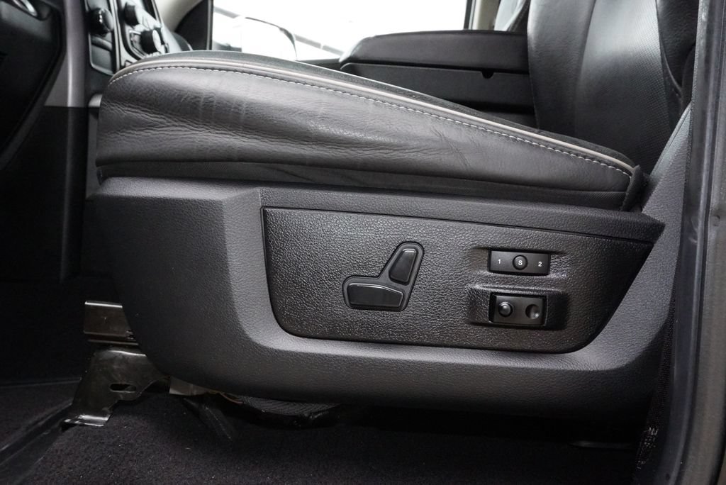 Used 2014 RAM 3500 Laramie Longhorn AWD/4WD image 29