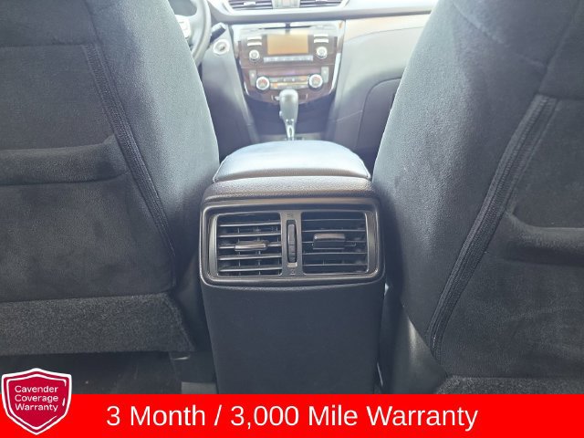 Used 2015 Nissan Rogue SV w/ SV Moonroof Package AWD/4WD image 26